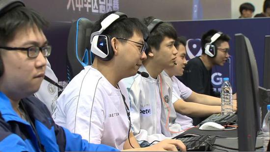 美职篮未来之星邀请赛揭幕 展现新生代篮球才华